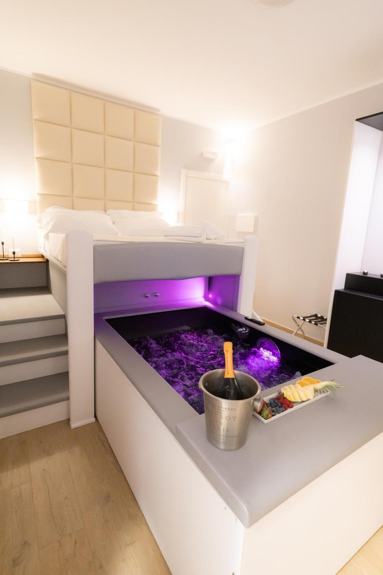 Alma Suites - Il Nido D'Amore Livorno Eksteriør billede