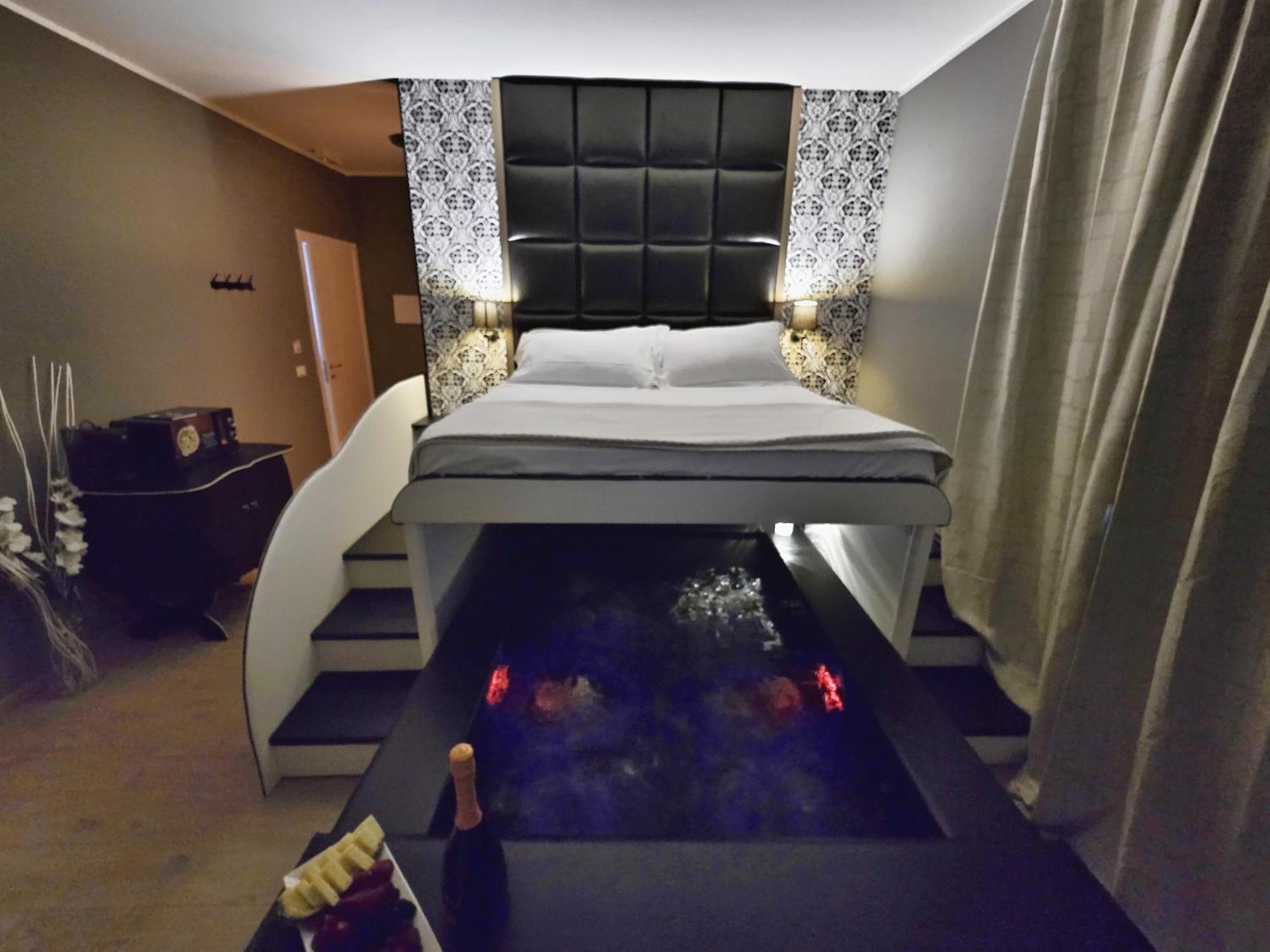 Alma Suites - Il Nido D'Amore Livorno Eksteriør billede