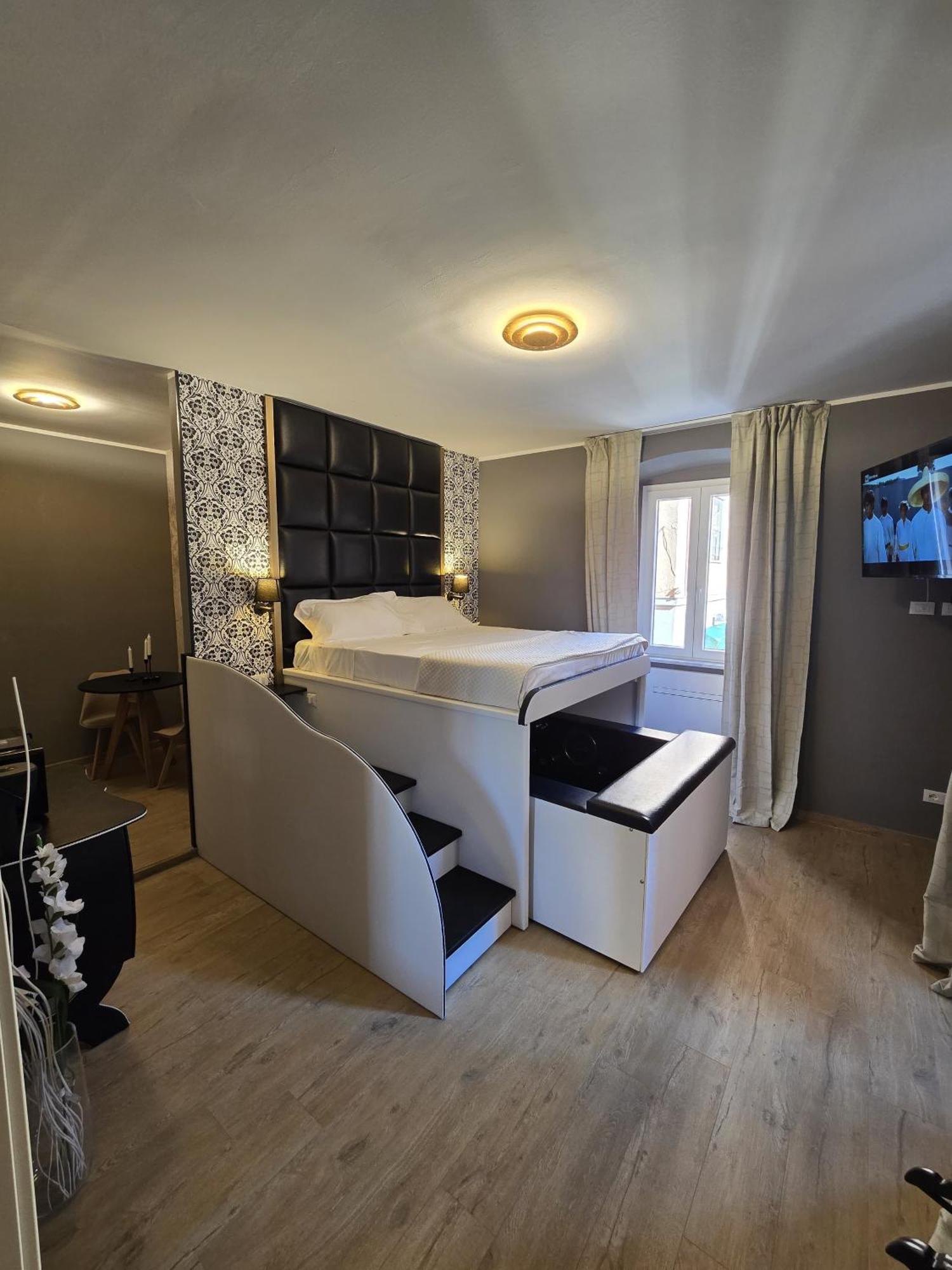 Alma Suites - Il Nido D'Amore Livorno Eksteriør billede