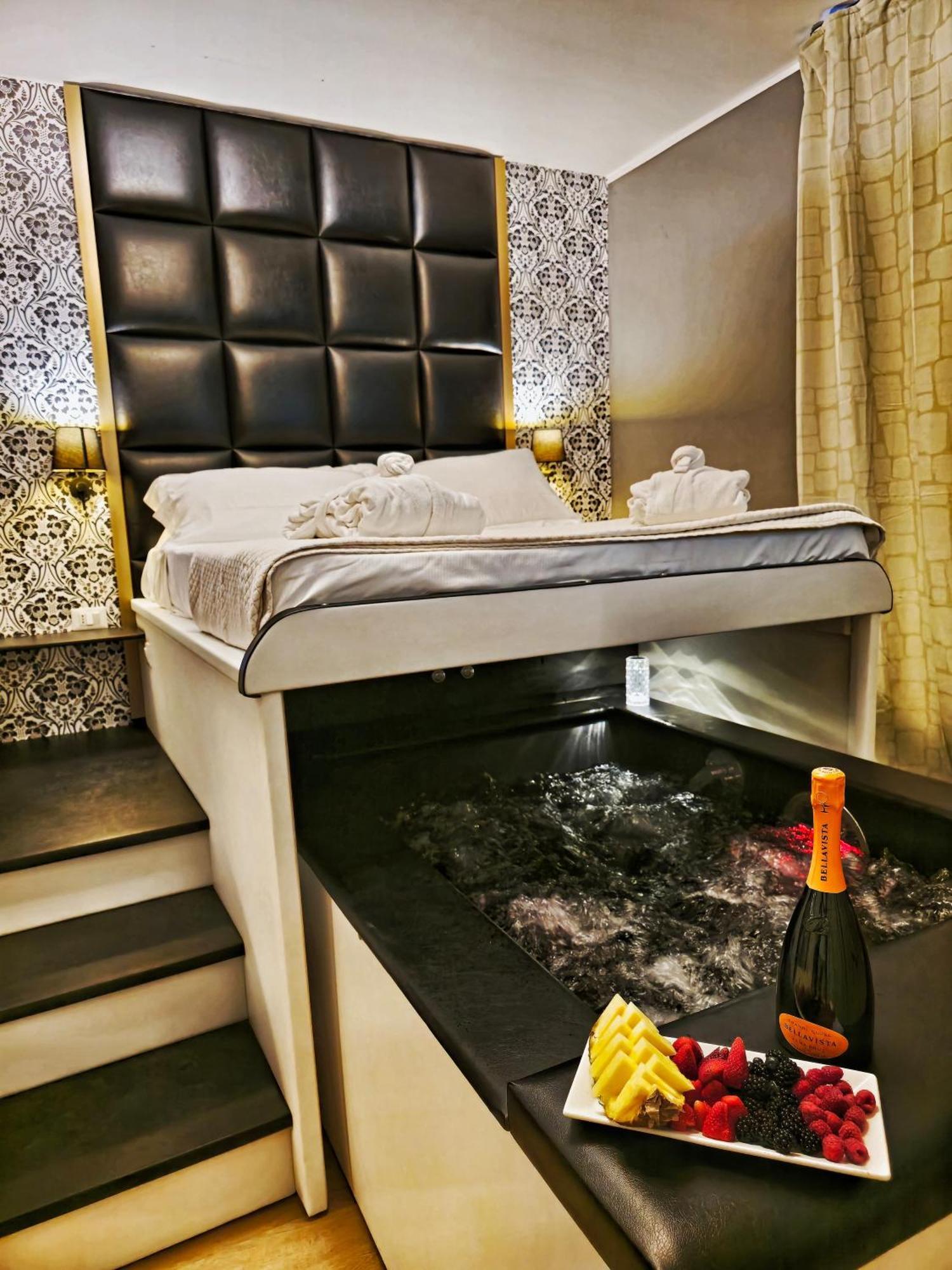 Alma Suites - Il Nido D'Amore Livorno Eksteriør billede